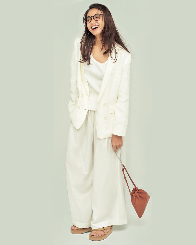 2019/07/white05.jpg